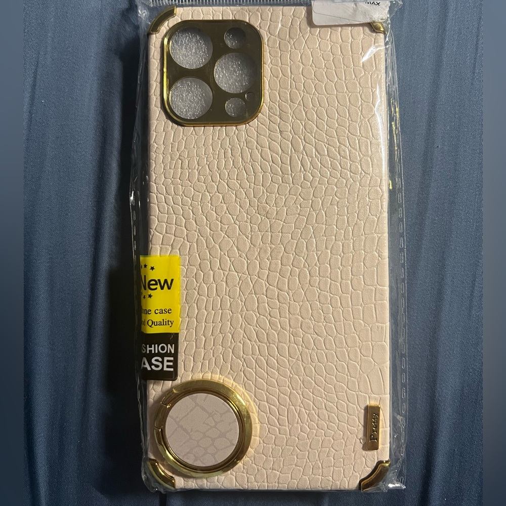 ⚡️3 for $8⚡️ Royal Cases “Nix” in white snake skin for iPhone 12 Pro Max